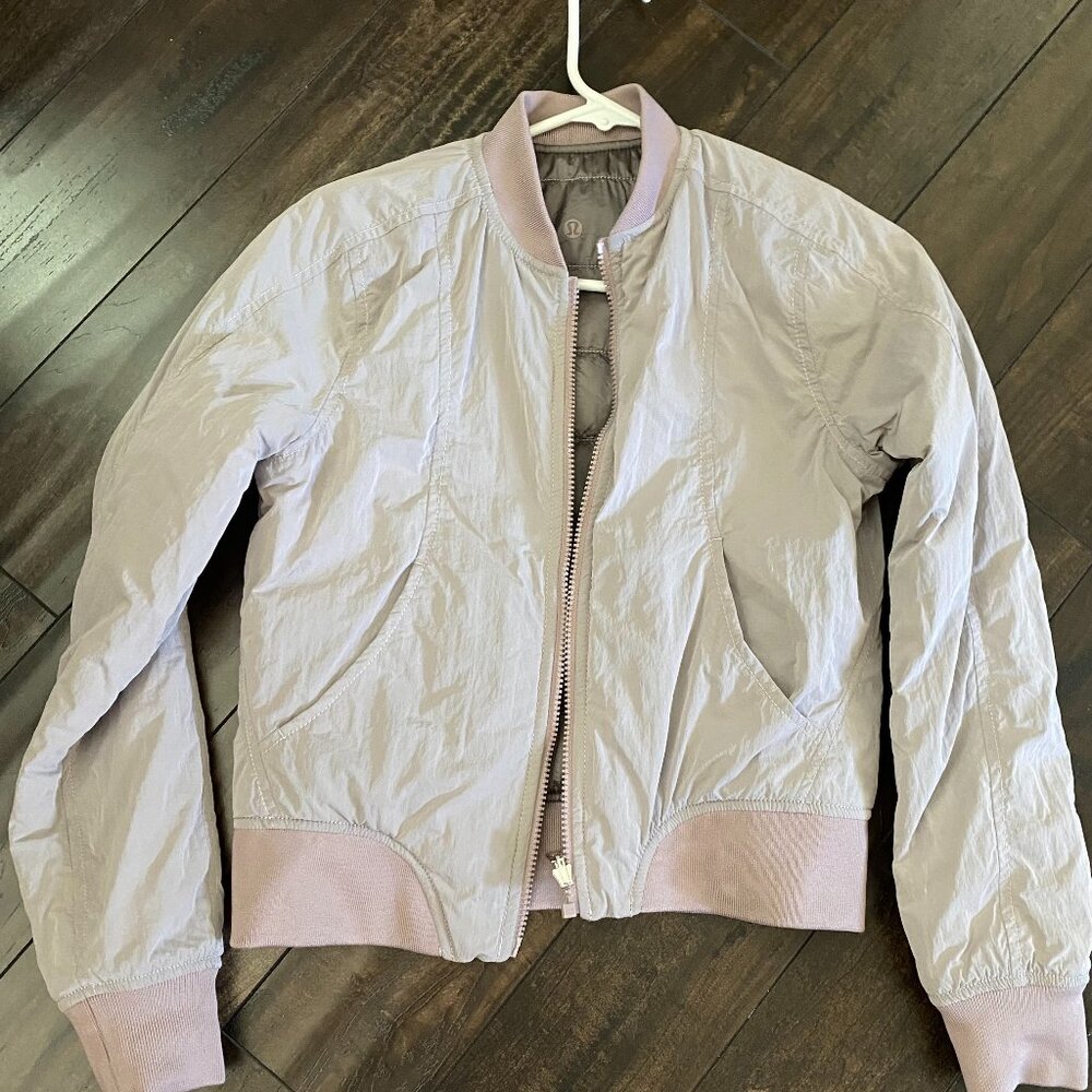 EUC Lululemon Non-Stop Bomber Jacket *Reversible in Light Pink Size 4